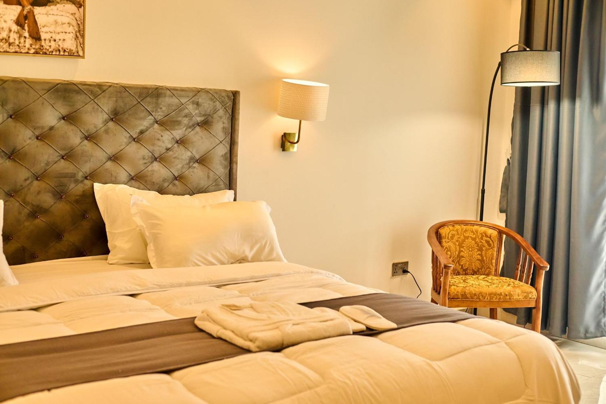 Aiden Homes And Apartments Hotel Koforidua Zewnętrze zdjęcie