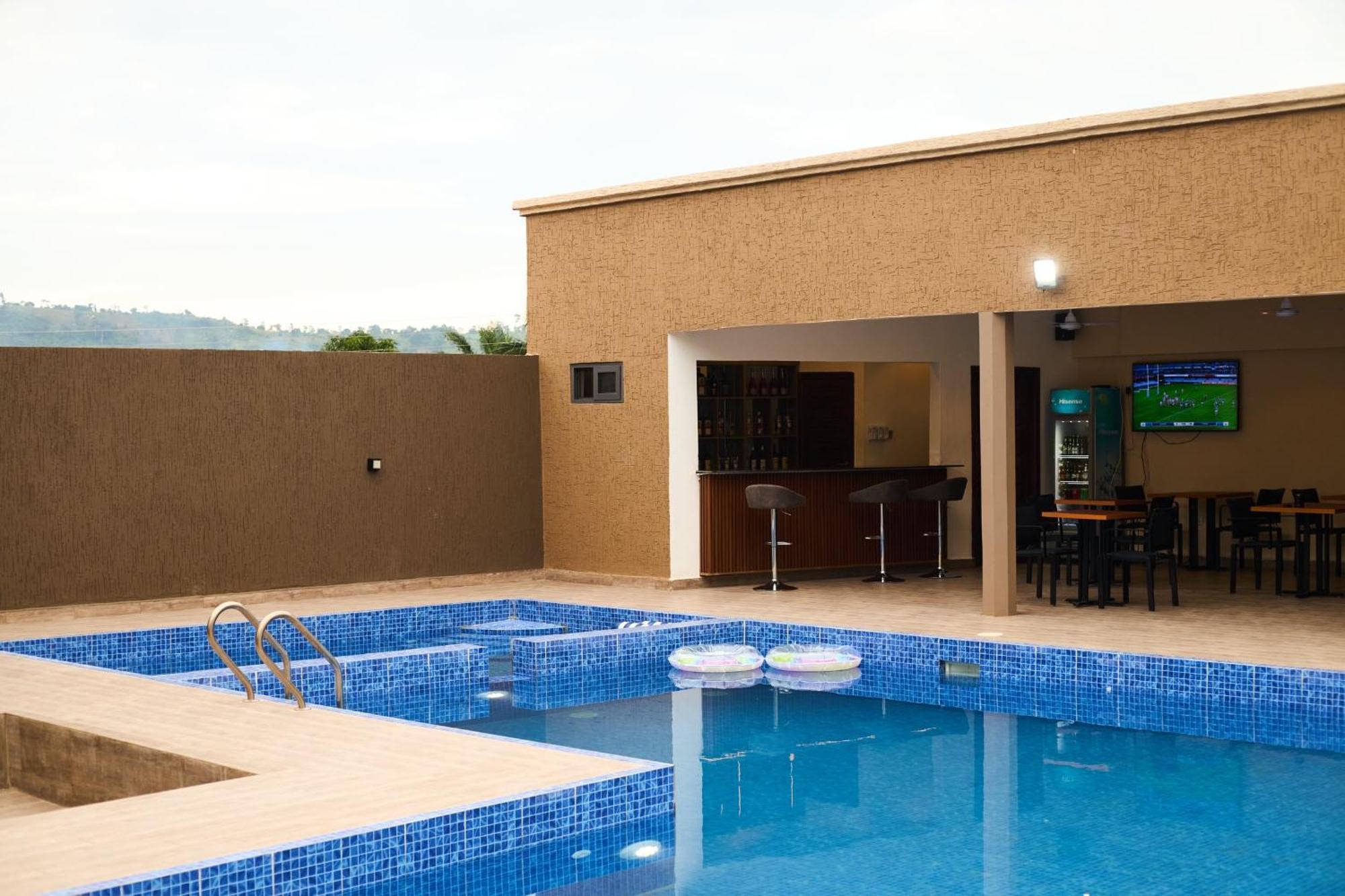 Aiden Homes And Apartments Hotel Koforidua Zewnętrze zdjęcie